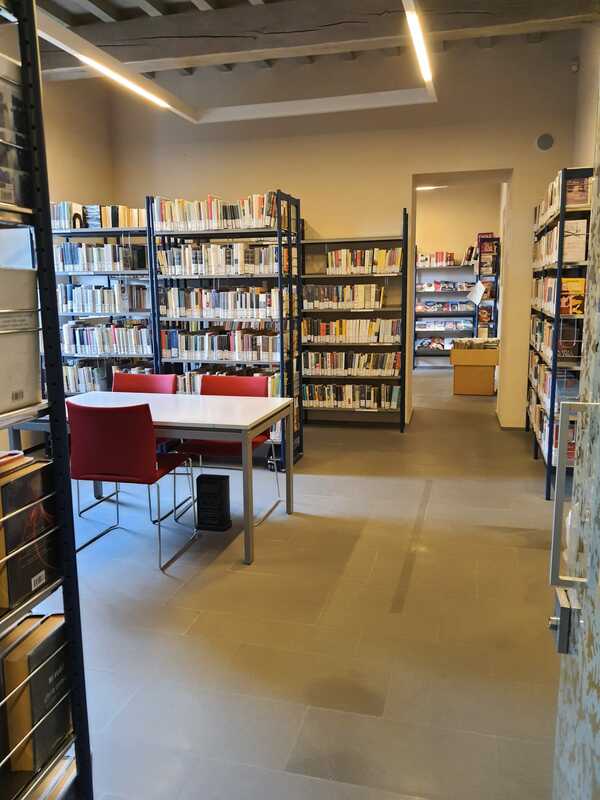 foto biblioteca 1