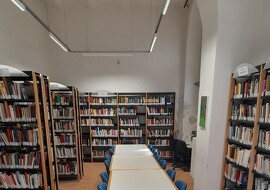 La biblioteca di Marradi offre una selezione di libri di vario genere, fumetti, DVD e CD musicali