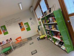 Interno biblioteca